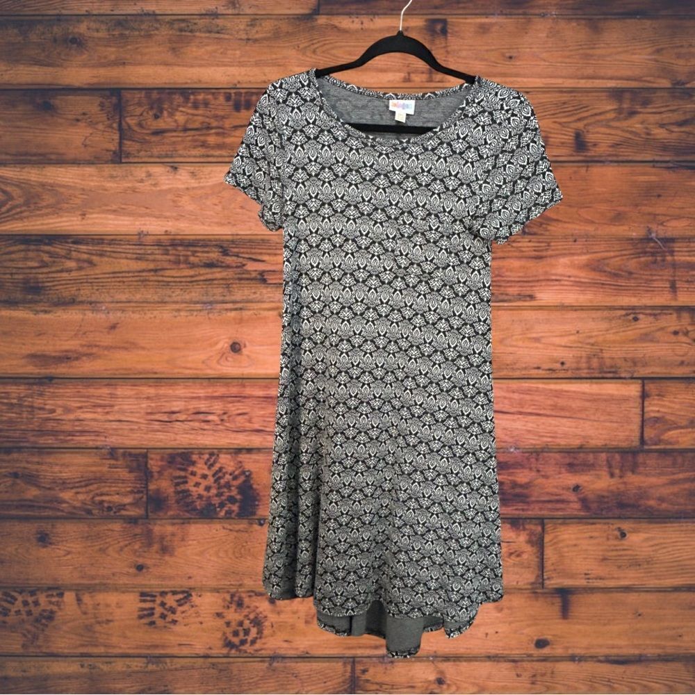 5 for $25🔥LuLaRoe Black &‎ White Paisley Knit Short Sleeve Dress XXS